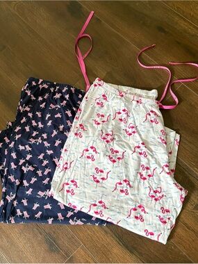 HUE Bundle of Pajama Capri pants white w/Pink Flamingo’s & Blue w/Beach Chairs